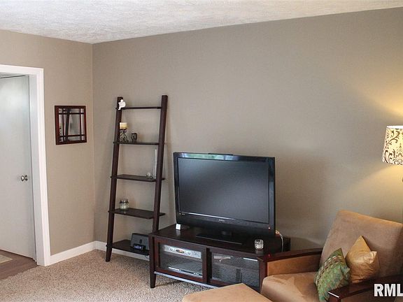 5th image of 613 N Belmar Cir