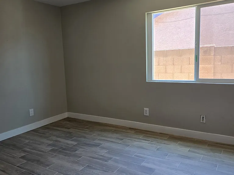 1851 W Manor St — Photo 11