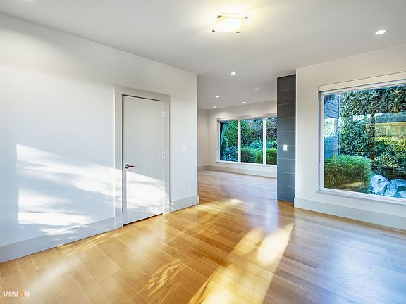 4th image of 1760 Ottawa Pl