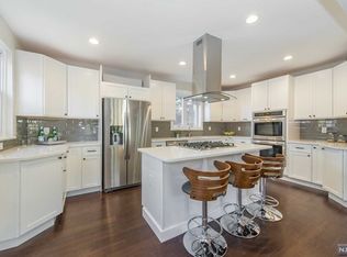 272 W Ivy Ln, Englewood, NJ 07631