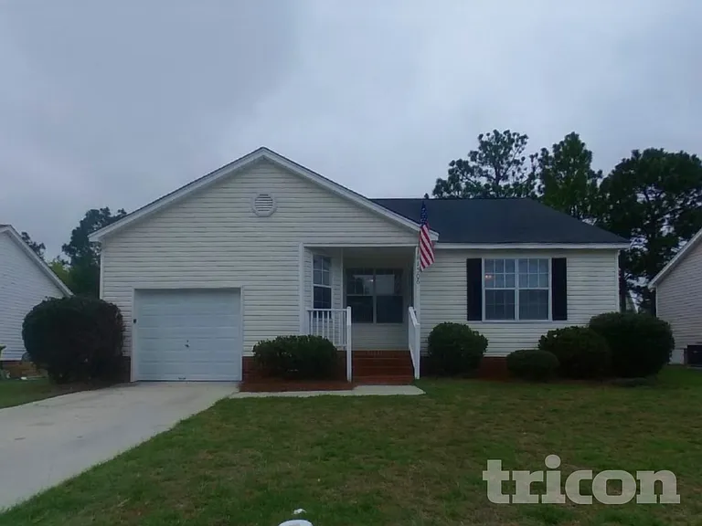 1306 May Oak Cir — Photo 1