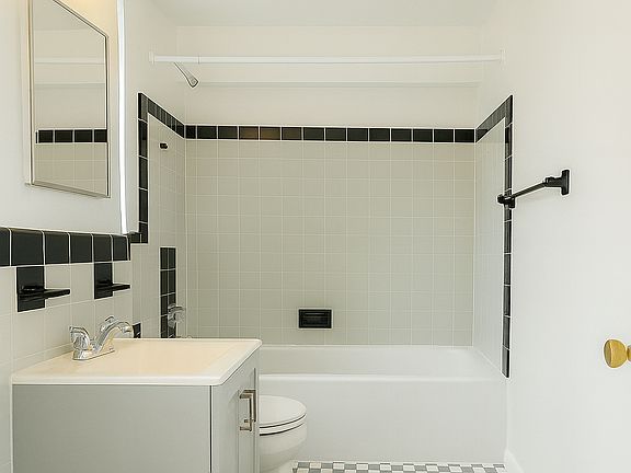 5th image of 200 W 20th St APT 504