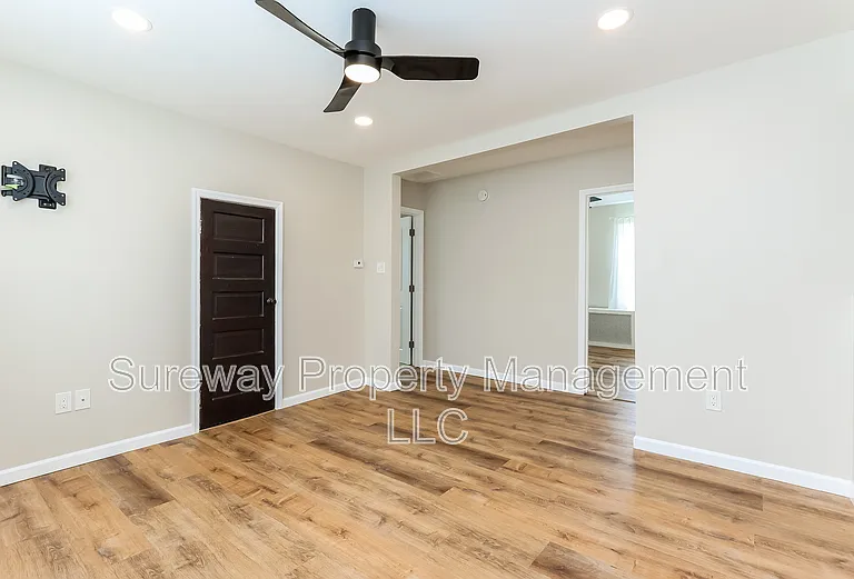 1 Chestnut Ave #B — Photo 5