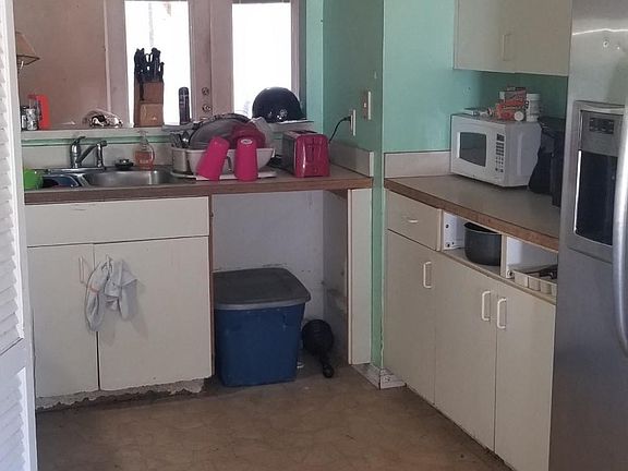 2nd image of 1149 Bender Ave