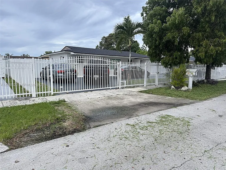 20515 NW 45th Ave — Photo 26