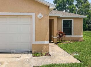 525 SE 4th Ter, Cape Coral, FL 33990