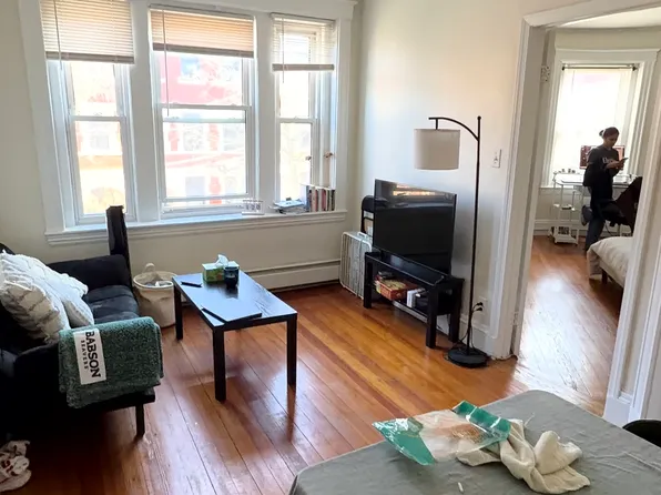 211 Winthrop Rd #2-21, Brookline, MA 02445