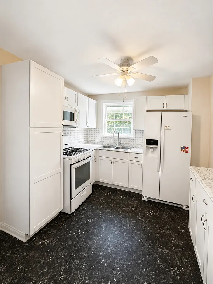 3 bed, 1.0 bath, $1,500 — Photo 4