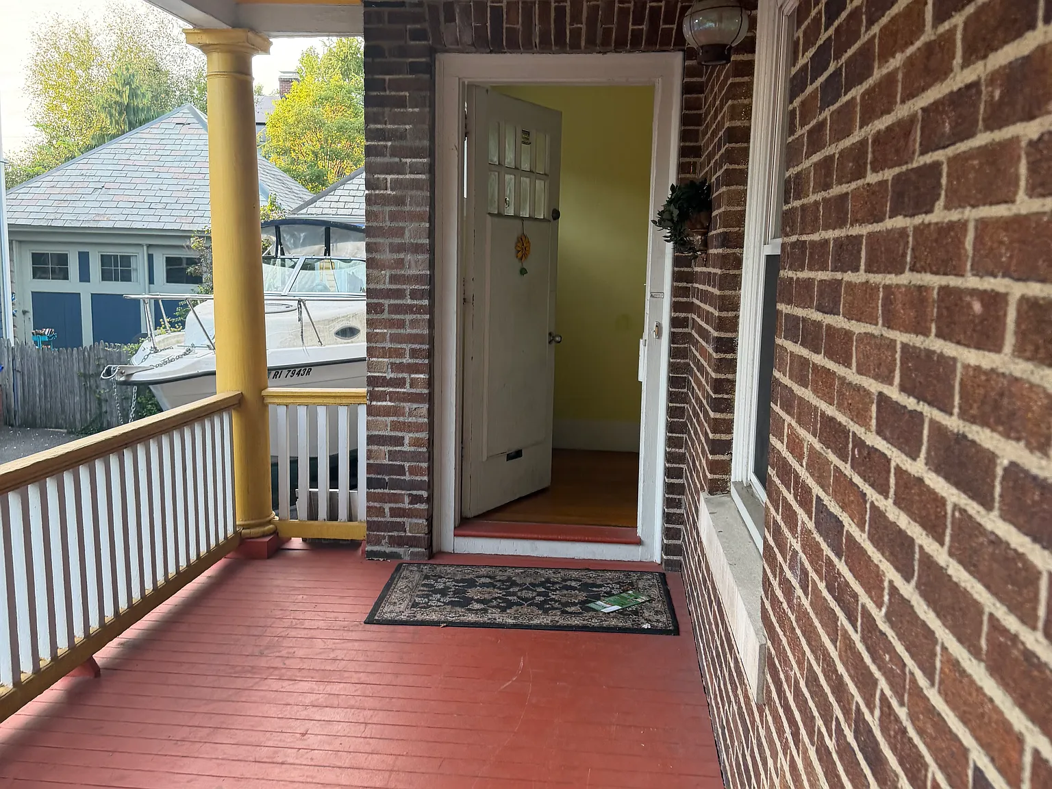 4 bed, 1.5 bath, 2100 sqft, $2,500 — Photo 2