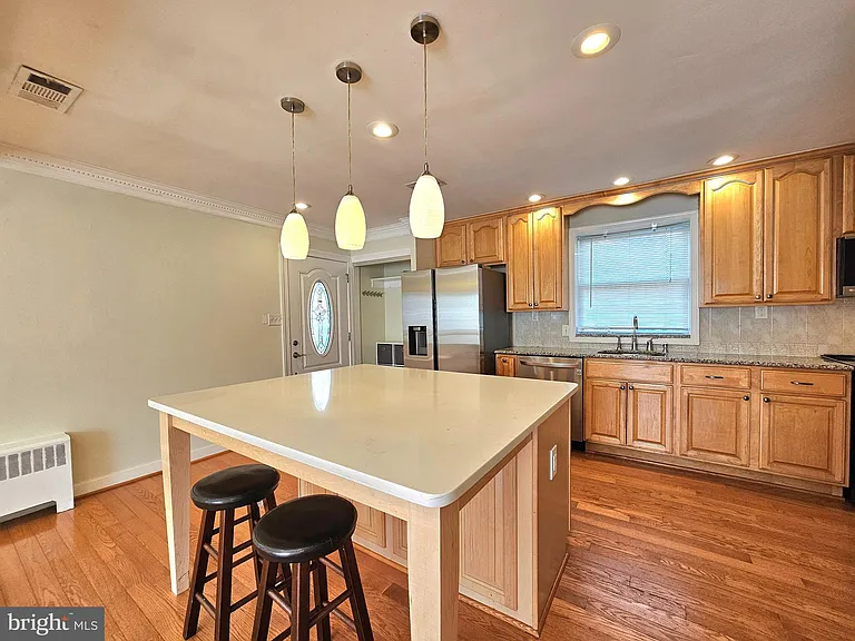 3109 Mosby St — Photo 2