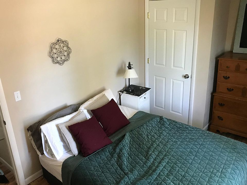 1109 A Bedroom