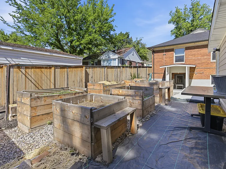 2254 S Texas St — Photo 32