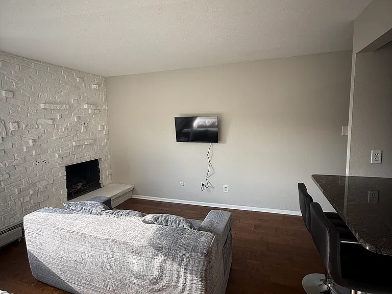 1270 N Marion St #406 — Photo 2