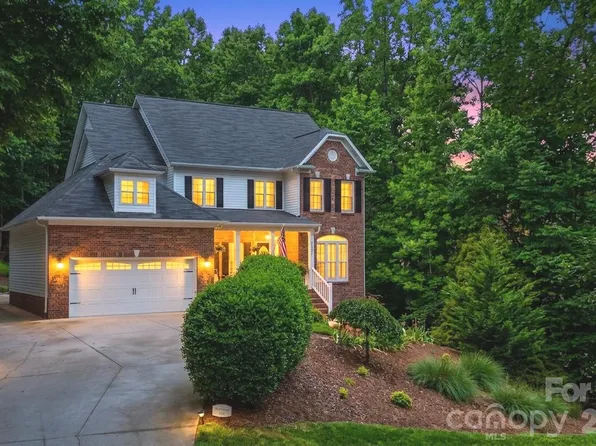 5780 Crown Ter, Hickory, NC 28601