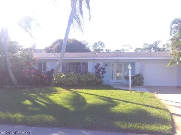 32 Fairview Blvd, Fort Myers Beach, FL 33931