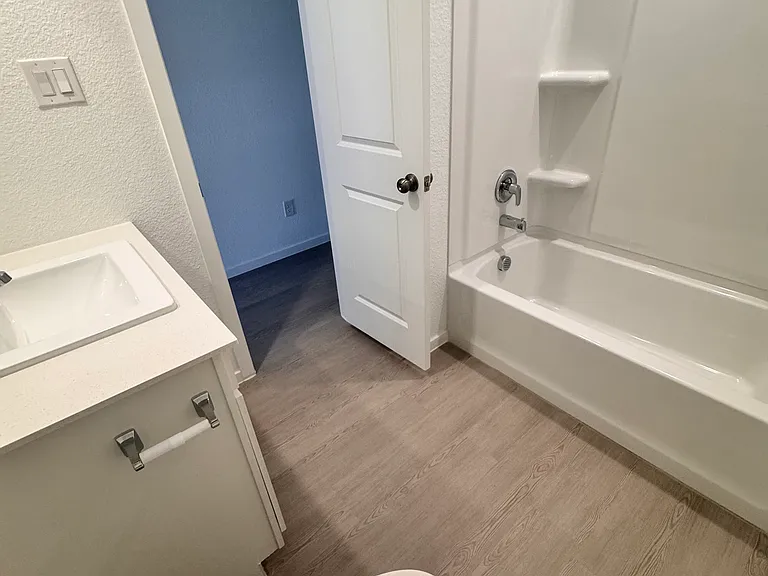 2036 Stable Ln — Photo 11
