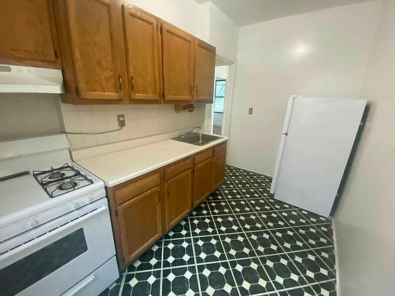 3rd image of 25-52 38th St #2