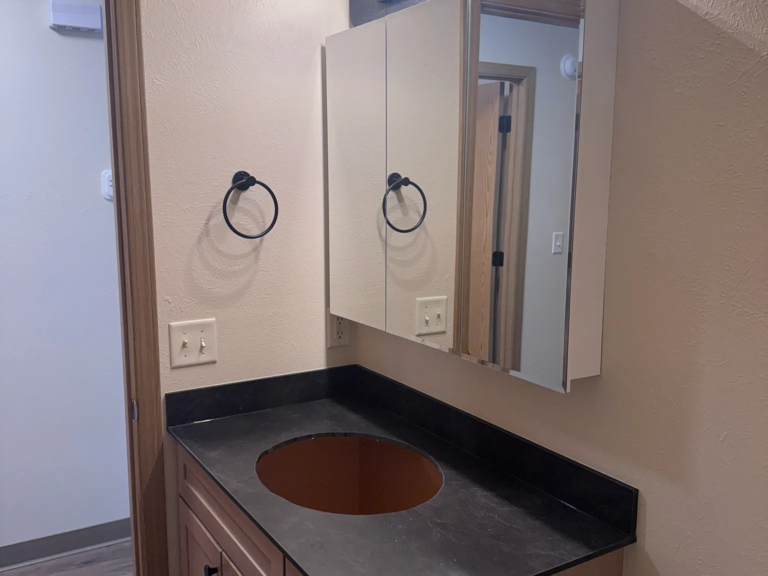 2 bed, 750 sqft, $1,700 — Photo 3