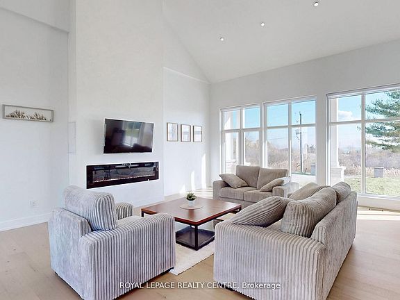 3rd image of 521 Old York Rd