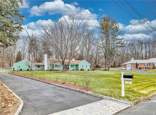 144 Meadowmere Rd, Stratford, CT 06614