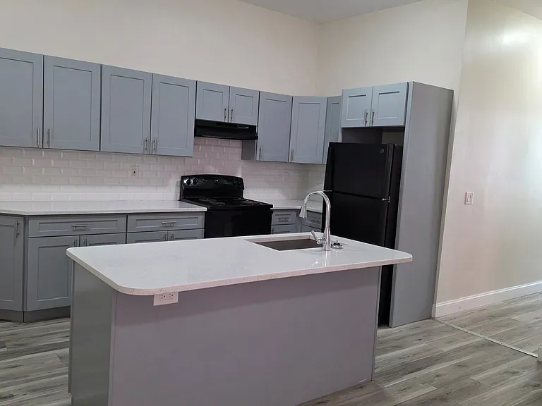 82 3rd Ave #1 — Photo 2