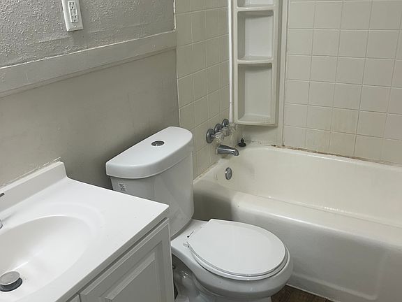 3rd image of 6147 Shillington Ln