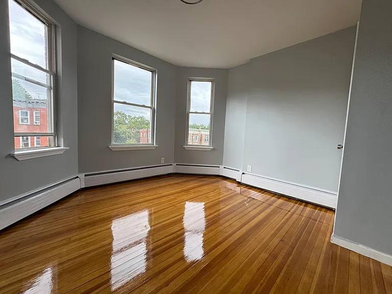39 Pawtucket St #3R — Photo 3