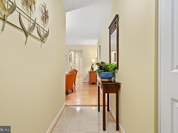 5th image of 11319 Commonwealth Dr APT T1