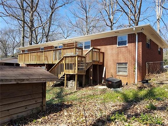 3rd image of 123 Rockwood Ln