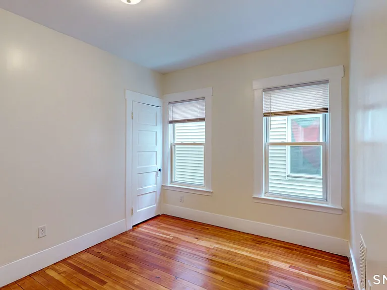 679 Winchester Ave — Photo 13