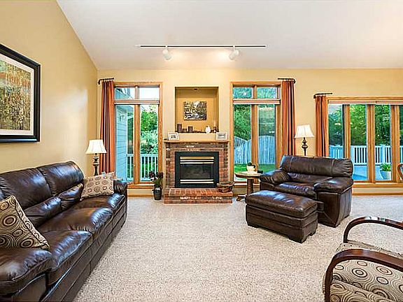5th image of 3061 Avenue D