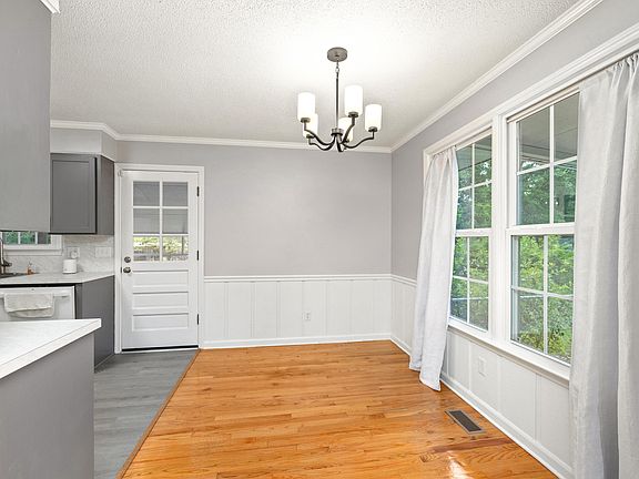 5th image of 660 Woodside Dr