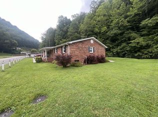 3563 Feds Creek Rd, Fedscreek, KY 41524