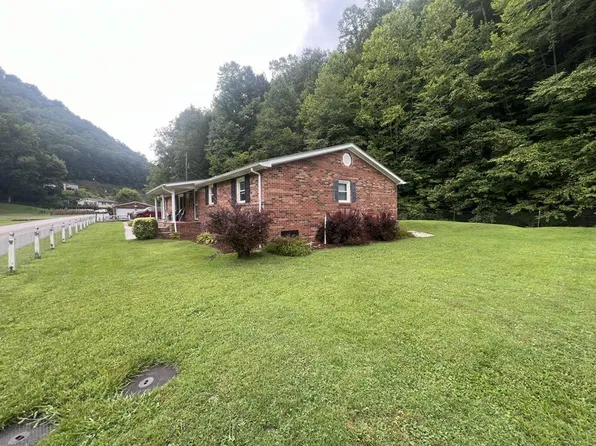 3563 Feds Creek Rd, Fedscreek, KY 41524