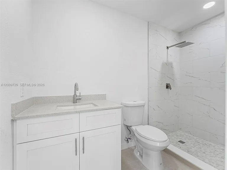1370 W 29th St #A — Photo 10
