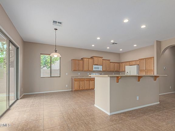 4th image of 2686 E WESTCHESTER Drive