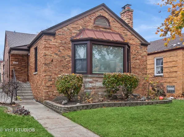 6739 N Mozart St, Chicago, IL 60645