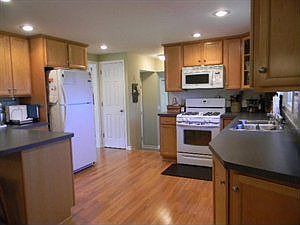 5th image of 21 Rolling Green Ln