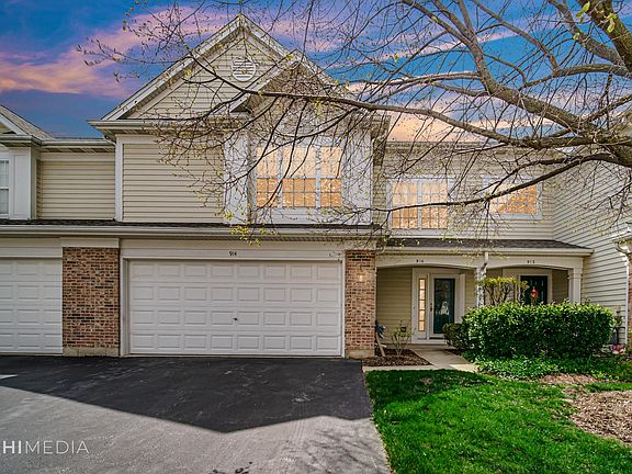 3rd image of 914 Waterford Ln