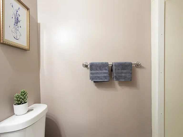 641 Summerlea St #1F — Photo 12