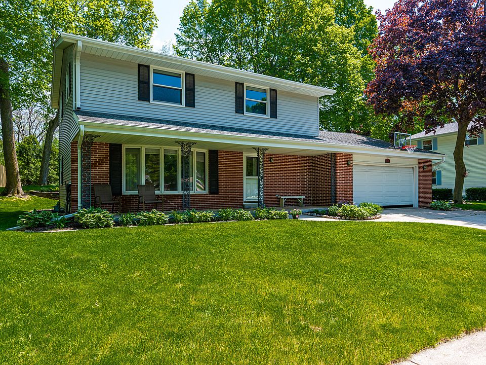1st image of 807 Mulberry Dr W