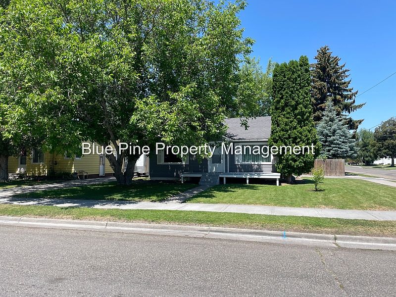 1st image of 395 E 24th St