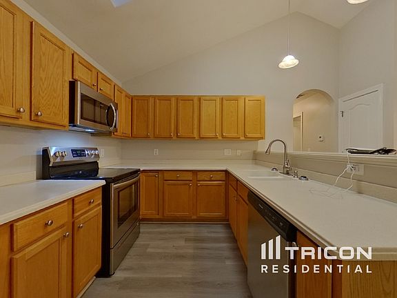 5th image of 235 Katherine Ct