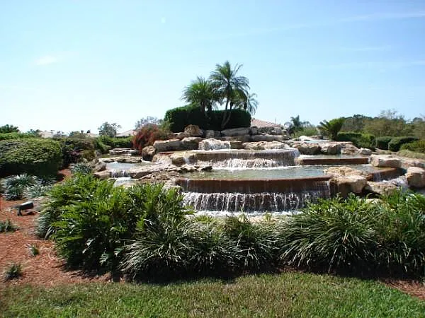 Welcoming waterfall to Spanish Wells