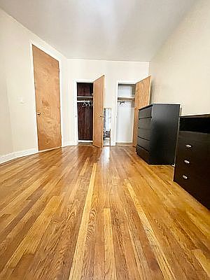2nd image of 2111 Beekman Pl APT 2F