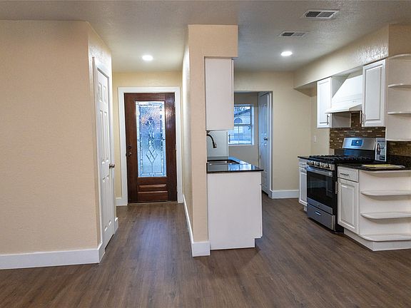 3rd image of 1609 Running River Rd