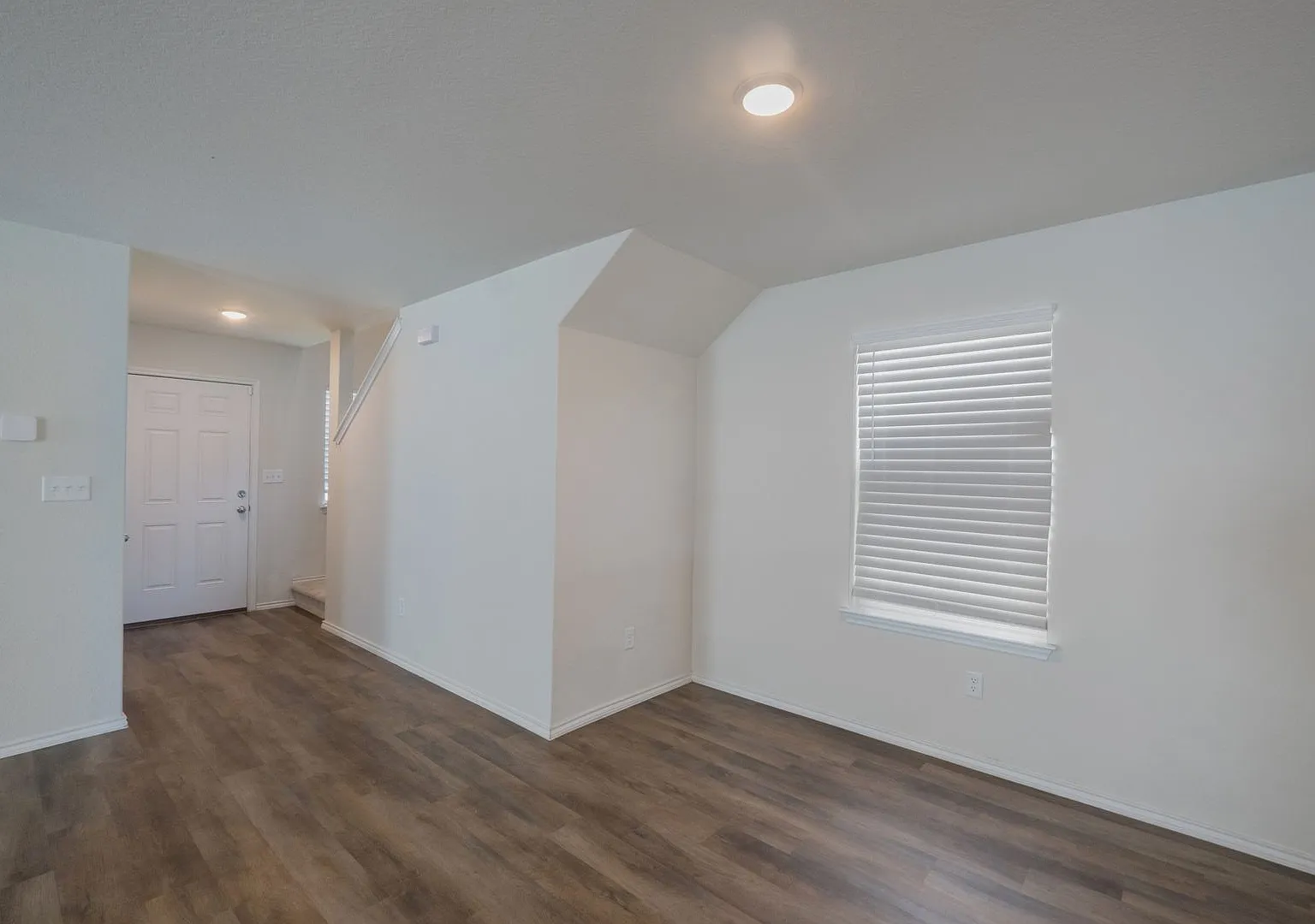Spacious 4BR Home with Open Floor Plan & LVP Flooring — Photo 4