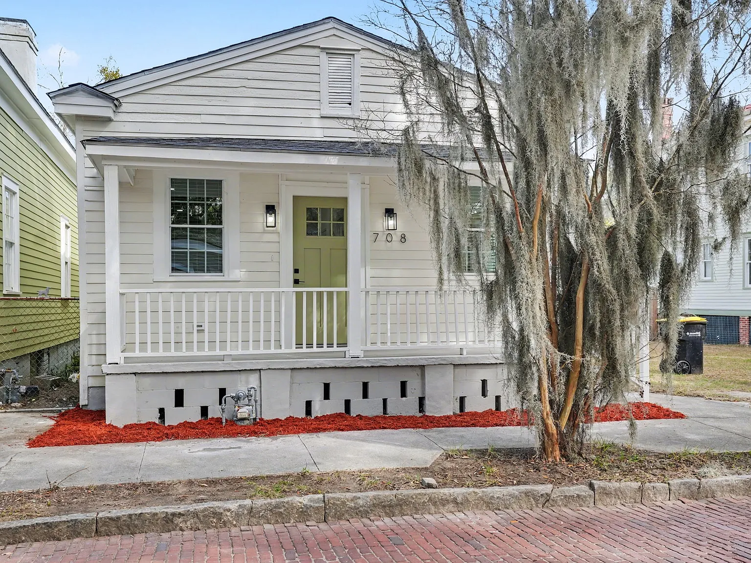 3 bed, 966 sqft, $2,475 — Photo 1