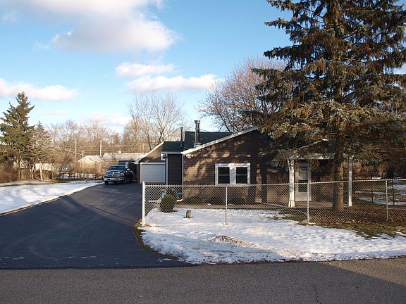 3rd image of 36895 N Edward Ave