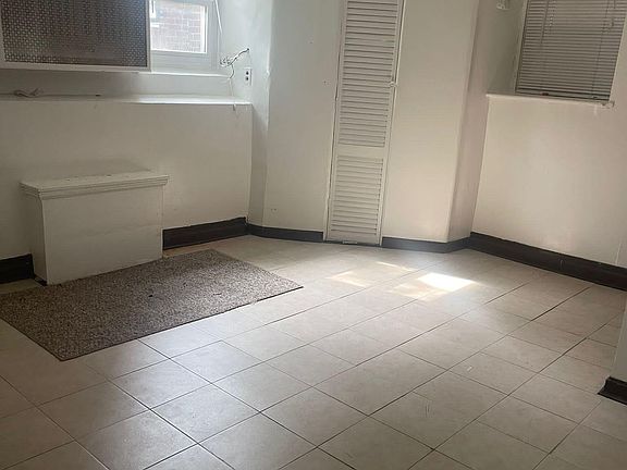 2nd image of 2546 Paulding Ave #1